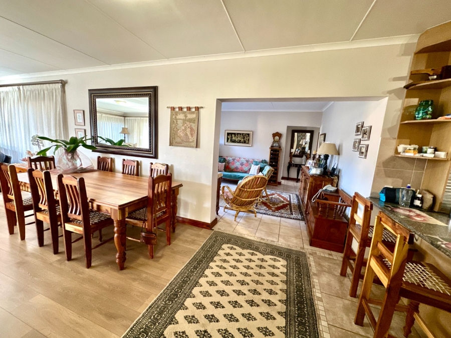 4 Bedroom Property for Sale in Fraaiuitsig Western Cape